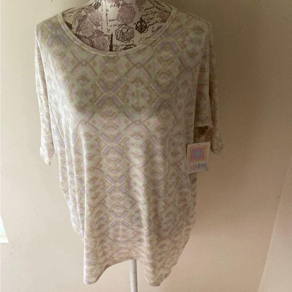 Lularoe Irma shirt size small Nwt